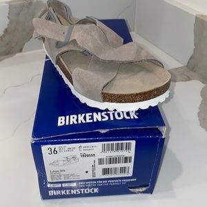 Birkenstock sandals light grey suede